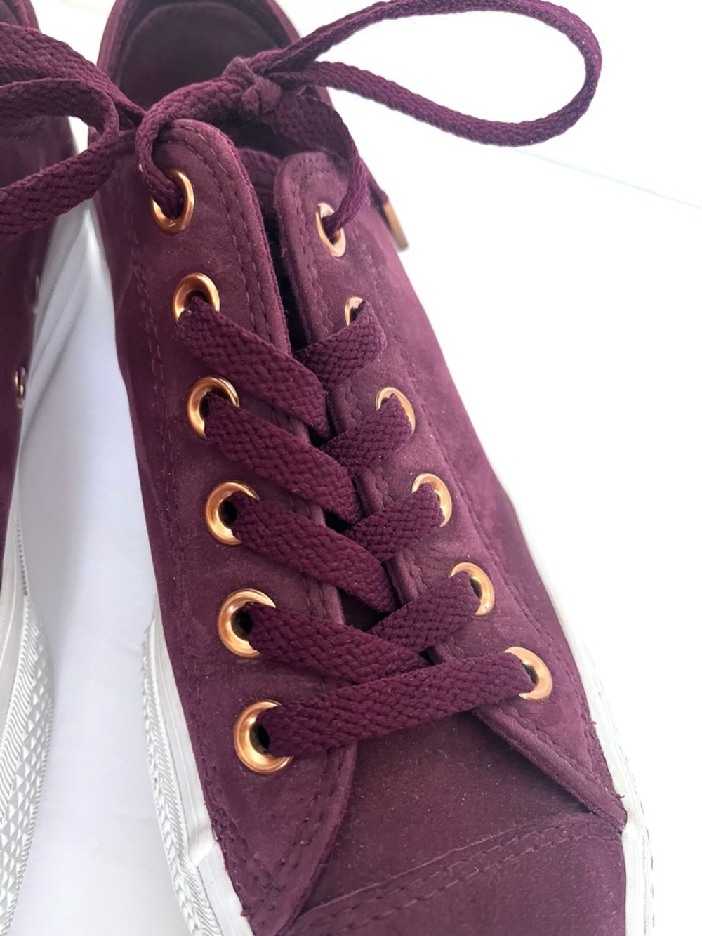Converse Chuck Taylor Low Suede Platforms - Picture 11 of 11